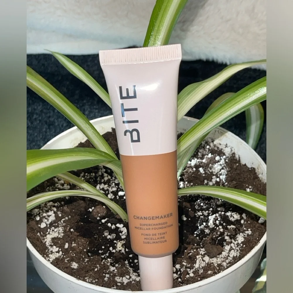 BITE BEAUTY Changemaker Foundation In T115 Med Tan with cool undertone